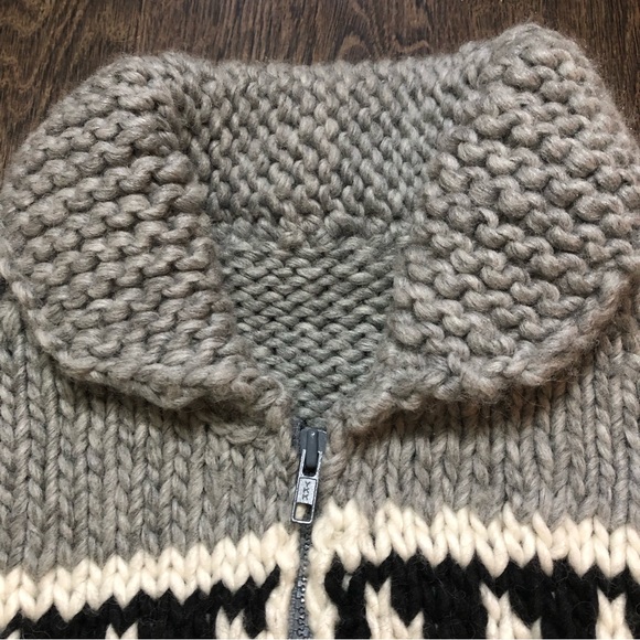 Vintage Handmade Cowichan Zip Up Sweater - Picture 17 of 17